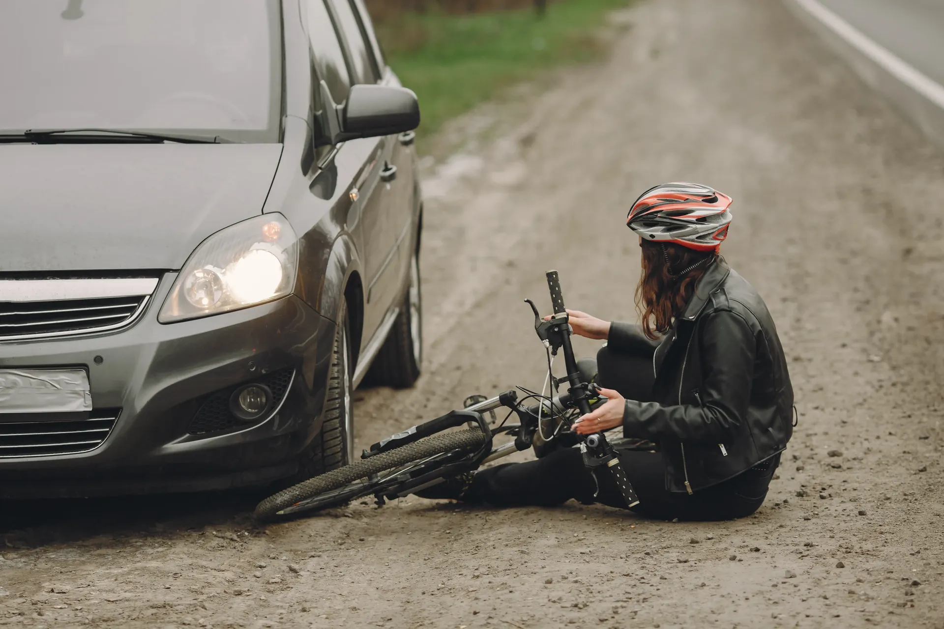 Abogados especialistas en accidentes de bicicleta, e-bike, monopatín eléctrico y movilidad liviana en CABA, GBA y Argentina, ciclistas atropellados por autos, apertura de puerta contra ciclista (dooring), accidentes en bicisendas y ciclovías, invasión de bicisenda por vehículo motorizado, choque con colectivo o camión, caída por mal pavimento, monopatines de plataformas (Whoosh, Movo) y conductor sin seguro. Reclamo de daños y perjuicios con vulnerabilidad del ciclista matizada.
