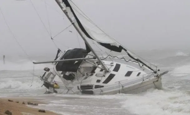 Abogado de accidentes en motos de agua en el Delta del Tigre, Río de la Plata y Costa Atlántica de Buenos Aires, colisiones con bañistas y embarcaciones, exceso de velocidad, falta de habilitación náutica del timonel y reclamo por lesiones graves contra la aseguradora náutica.